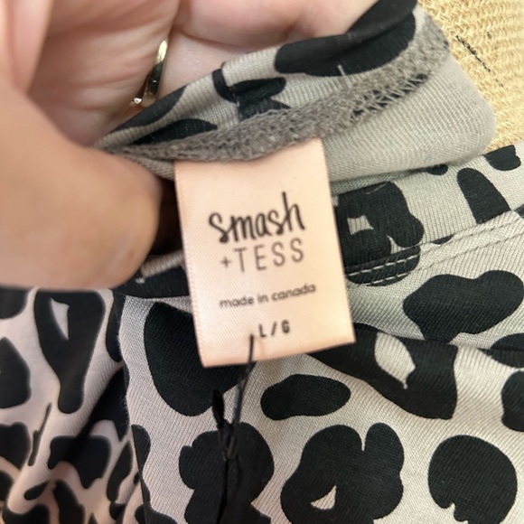 Smash and Tess Bodysuit - Picture 4 of 4